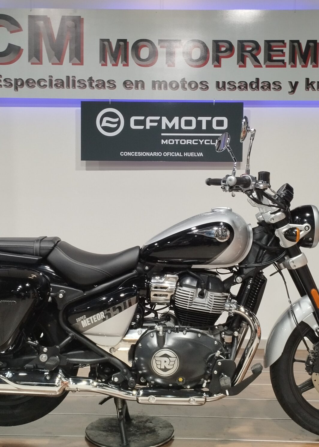 ROYAL ENFIELD SUPER METEOR 650